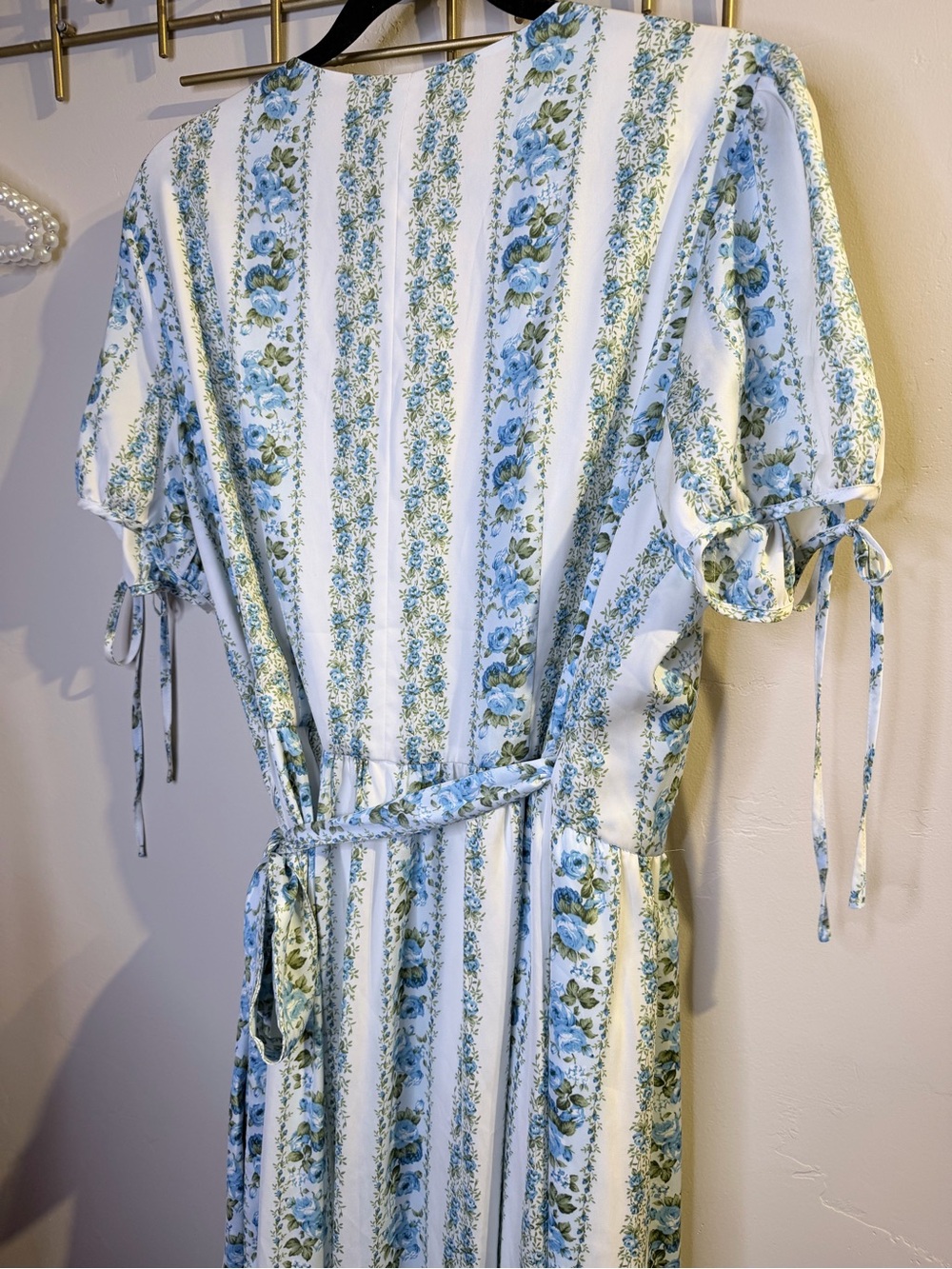 GAL MEETS GLAM Imogene Floral Maxi Dress - Picture 9 of 11